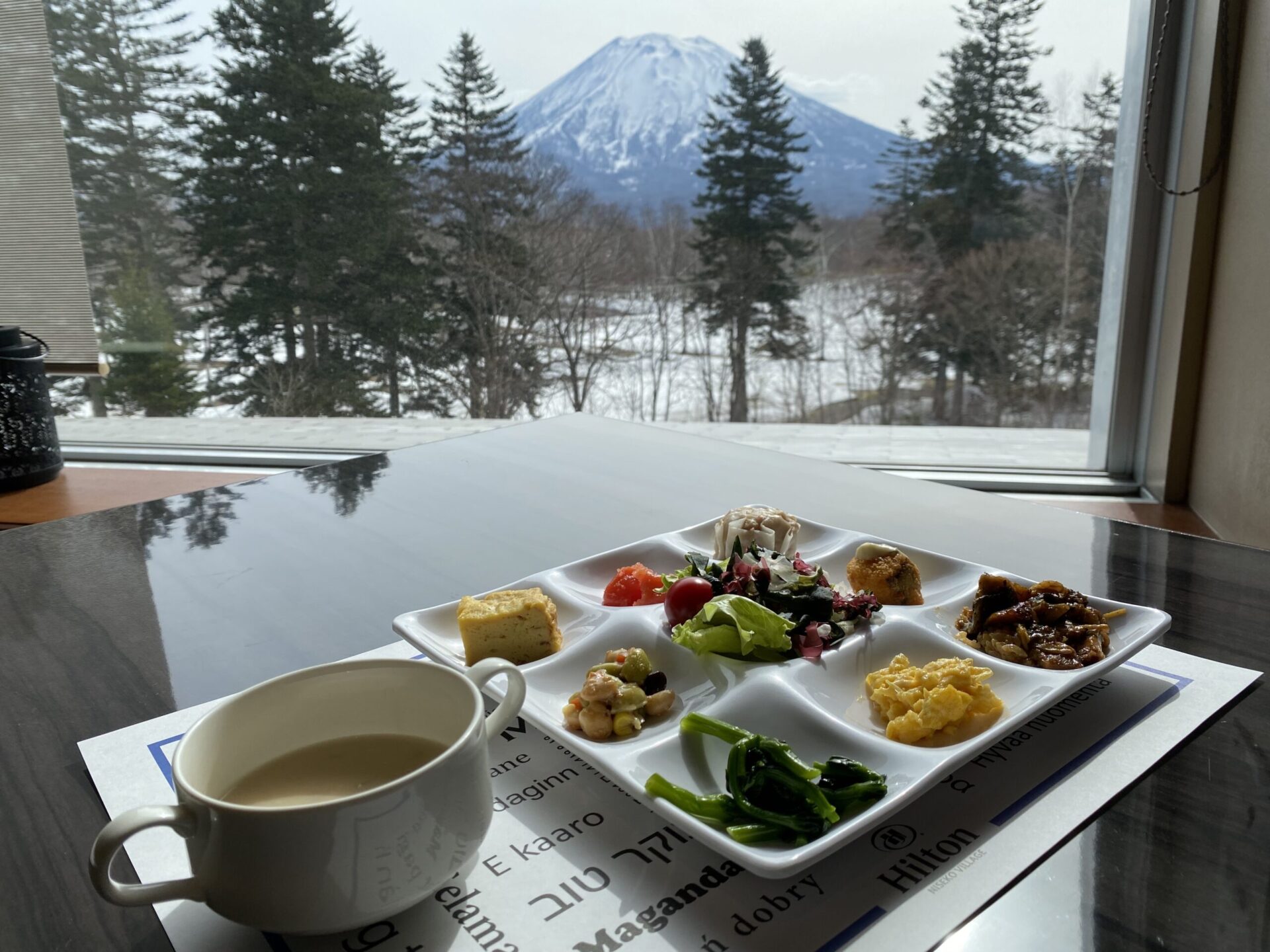 ヒルトンーニセコーレストランー朝食ー羊蹄山