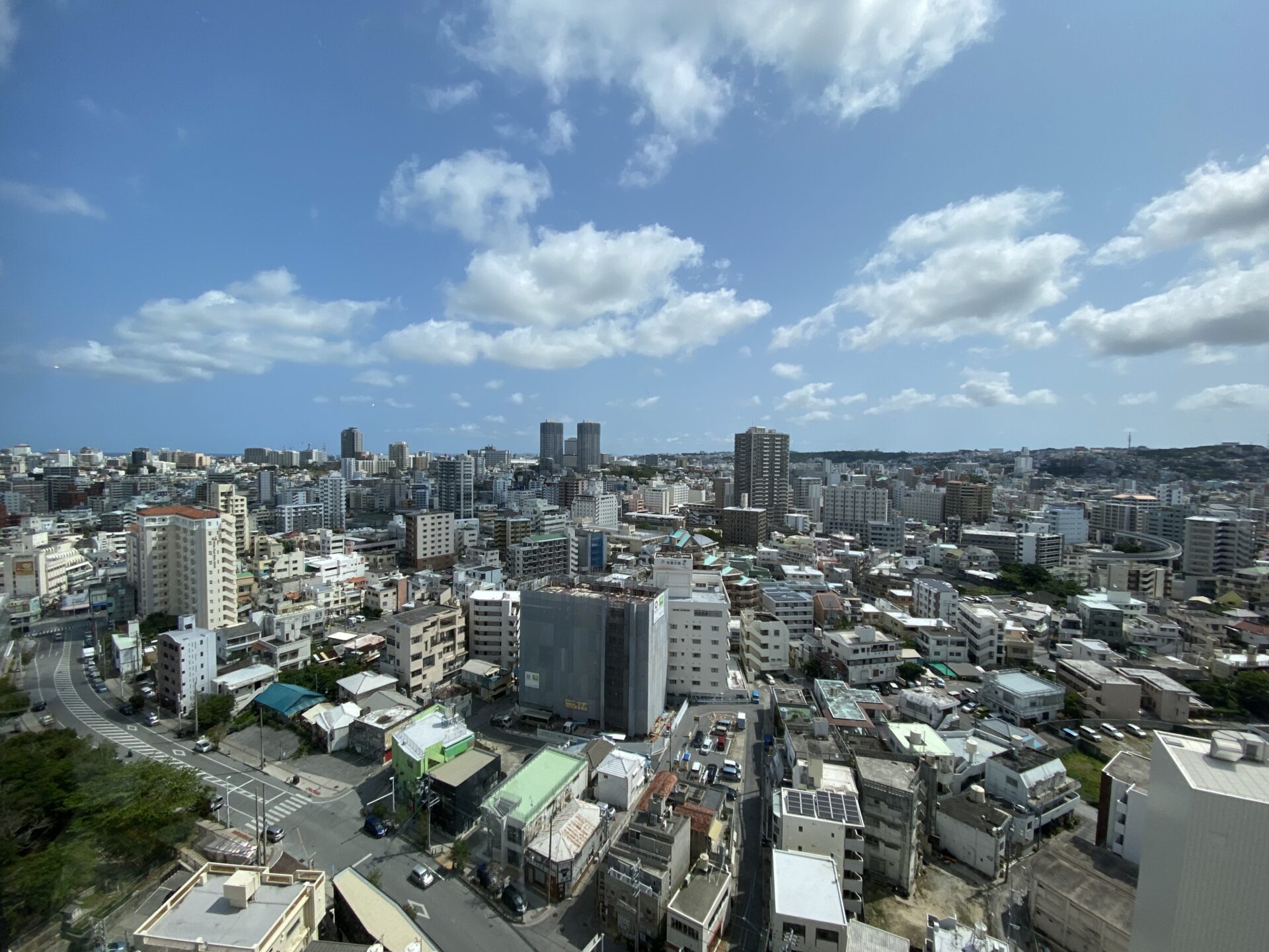 ハイアットー那覇ーラウンジー景色ー東側